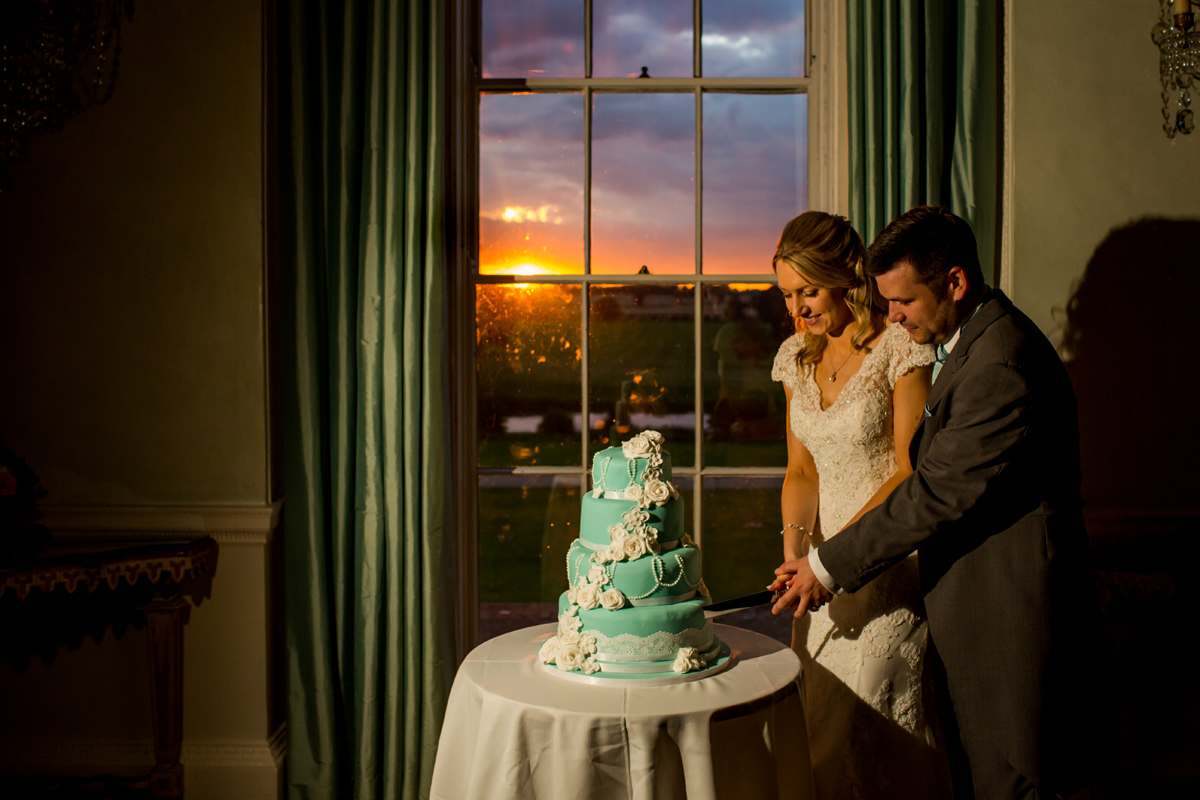 an amazing cake cutting image by Elliot patching