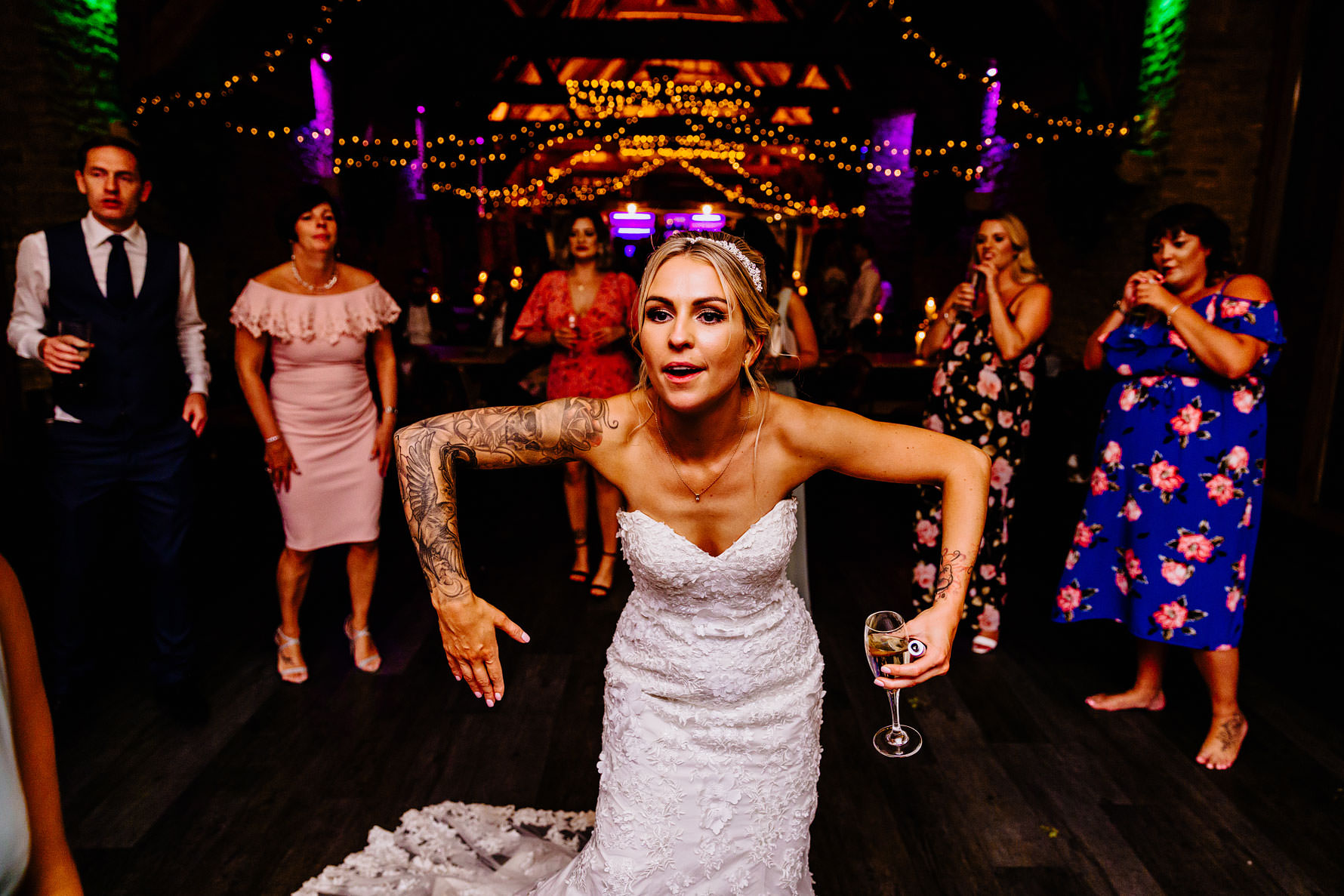 a funny photo of a bride!