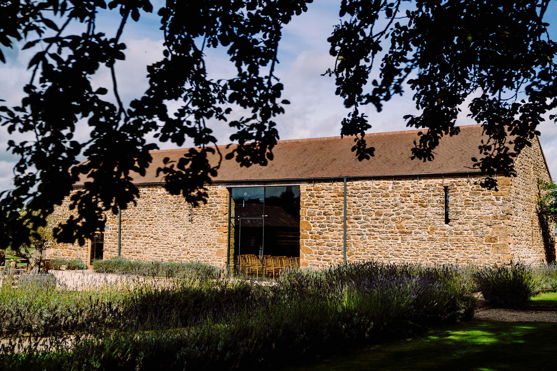 dodford manor barns wedding photography by Elliot W Patching Photography