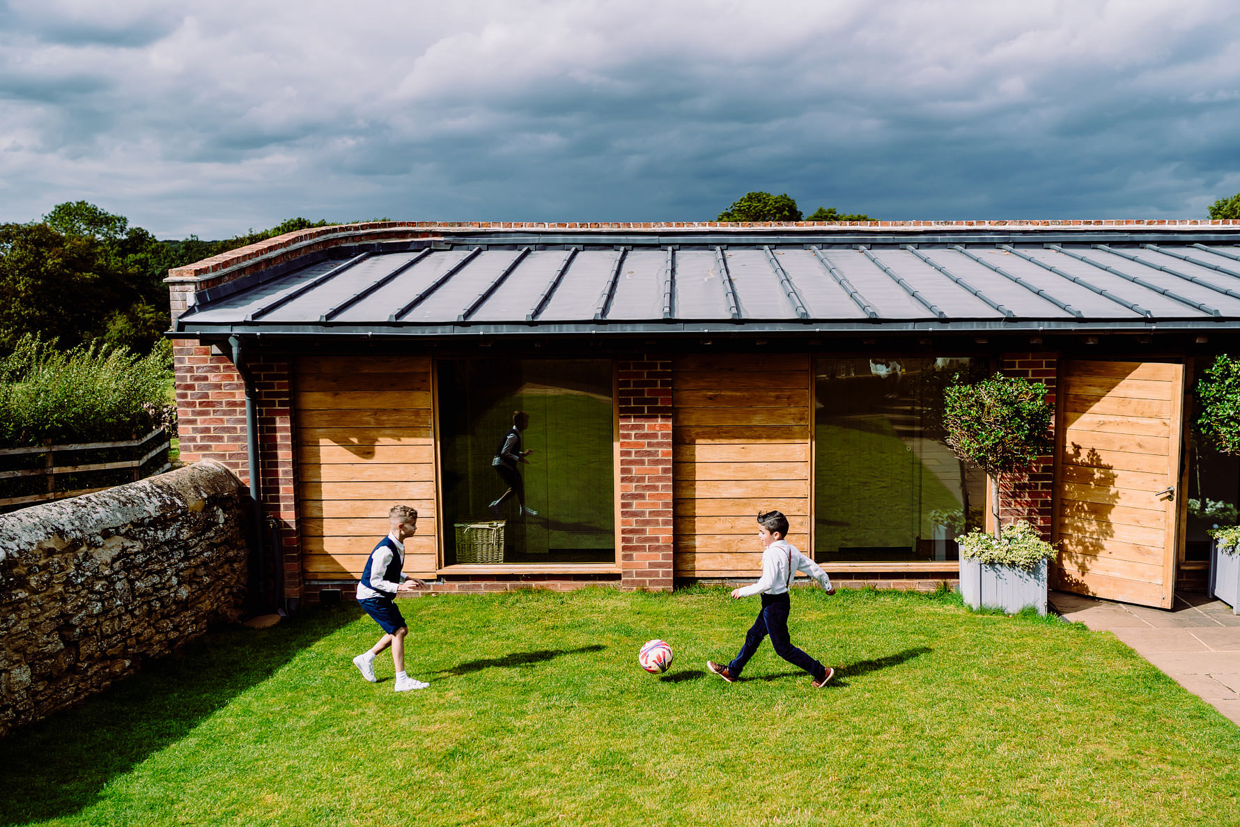 dodford manor barns wedding photography by Elliot W Patching Photography