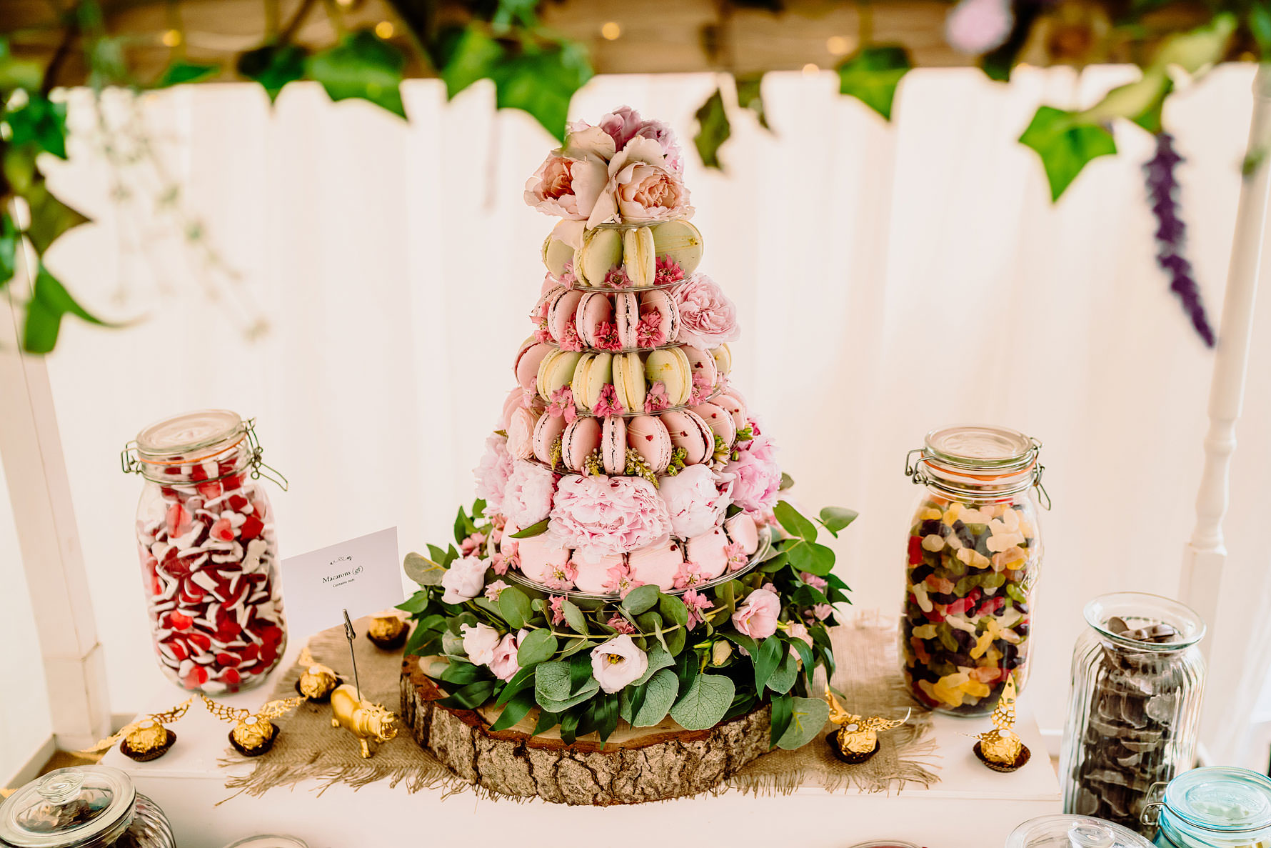 wedding cake detail